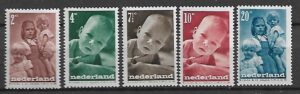 DZIEŃ DZIECKA HOLANDIA MI.495-499**