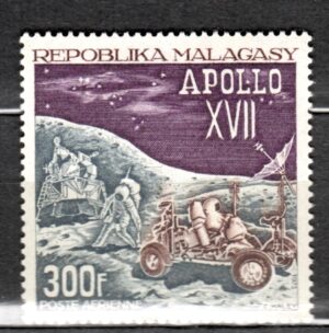 LOT W KOSMOS MADAGASKAR MI.671**