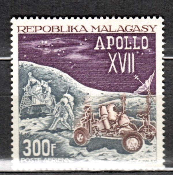 LOT W KOSMOS MADAGASKAR MI.671**