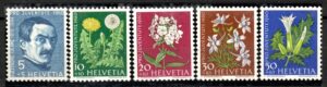 KWIATY SZWAJCARIA MI.722-726**