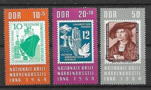 DZIEŃ ZNACZKA DDR MI.1056-1058**