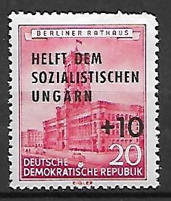 ARCHITEKTURA DDR MI.557**
