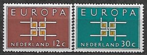 EUROPA CEPT HOLANDIA MI.806-807**