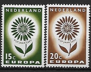 EUROPA CEPT HOLANDIA MI.827-828**