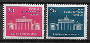ARCHITEKTURA DDR MI.665-666**