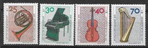 INSTRUMENTY MUZYCZNE RFN MI.782-785**