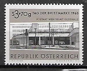 DZIEŃ ZNACZKA AUSTRIA MI.1144**