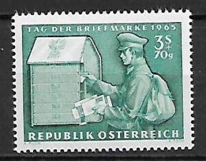 DZIEŃ ZNACZKA AUSTRIA MI.1200**