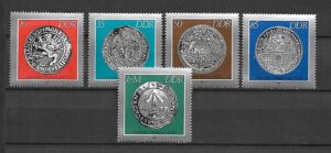 PIENIĄDZE ŚWIATA DDR MI.3040-3044**