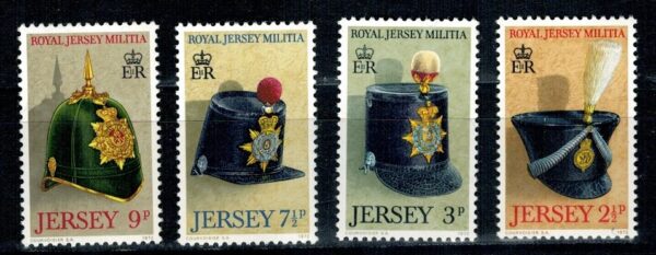 CZAPKI KRÓLEWSKIEJ POLICJI JERSEY MI.69-72**
