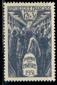 DZIEŃ ZNACZKA FRANCJA MI.897**